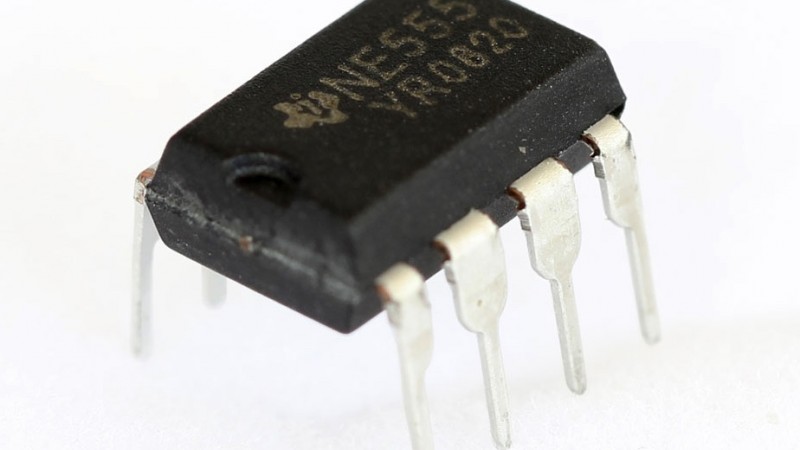Таймер NE555 Таймер NE555